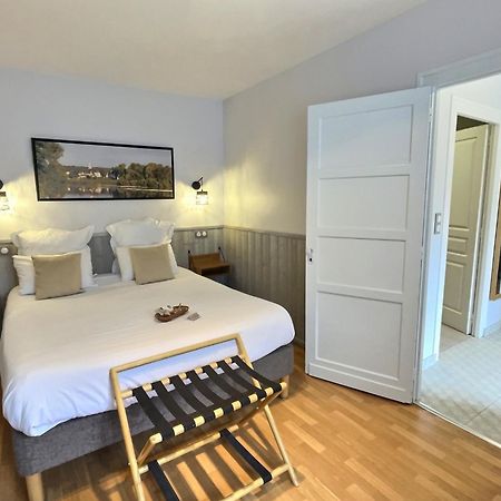 Logis Hotel Du Cygne Bracieux Exteriör bild