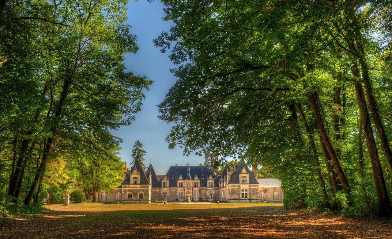 Logis Hotel Du Cygne Bracieux Exteriör bild